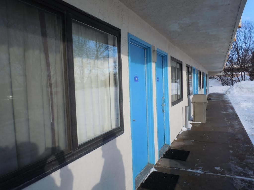 Travelodge By Wyndham Grand Rapids North Walker Exterior foto